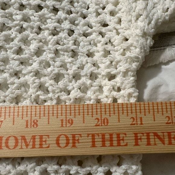 White V-Neck Open Weave Cotton Poly Blend Swim Coverup/Tunic Sweater. - Picture 5 of 12